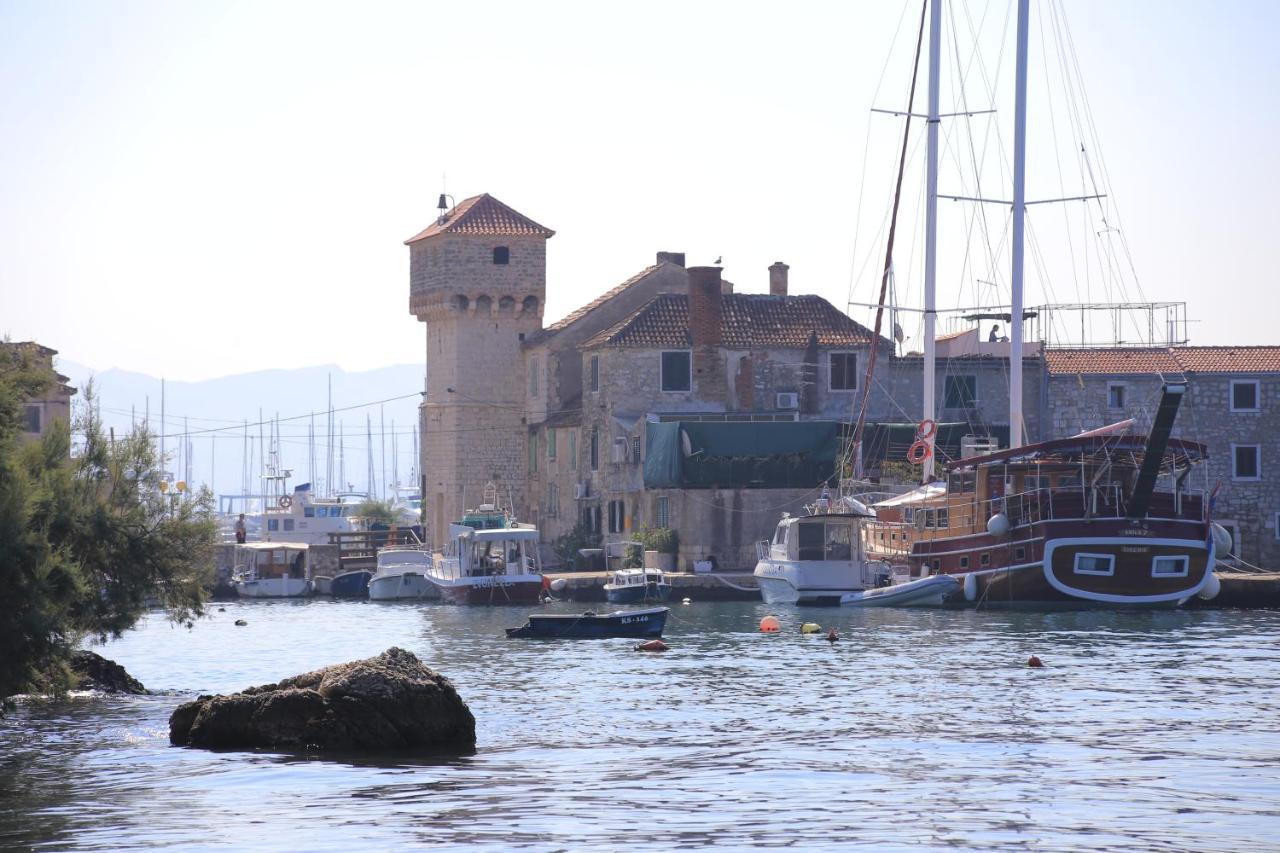Apartments With A Parking Space Kastel Gomilica, Kastela - 19248 Exteriér fotografie